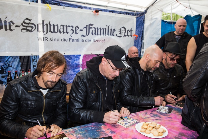 NCN-Oomph-am-Stand_11